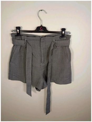 C32 short gris Zara XS