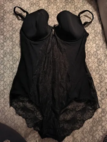 Corset noir dentelle