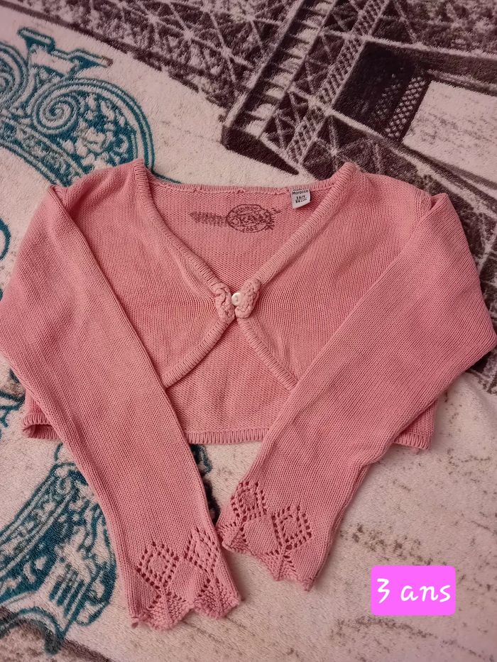 Boléro rose en 3 ans Okaidi