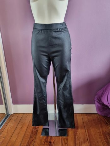 Pantalon évasé stradivarius neuf