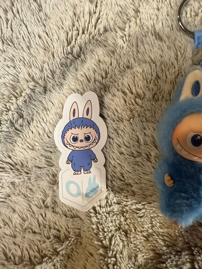 Labubu pin for love lettre O - photo numéro 3