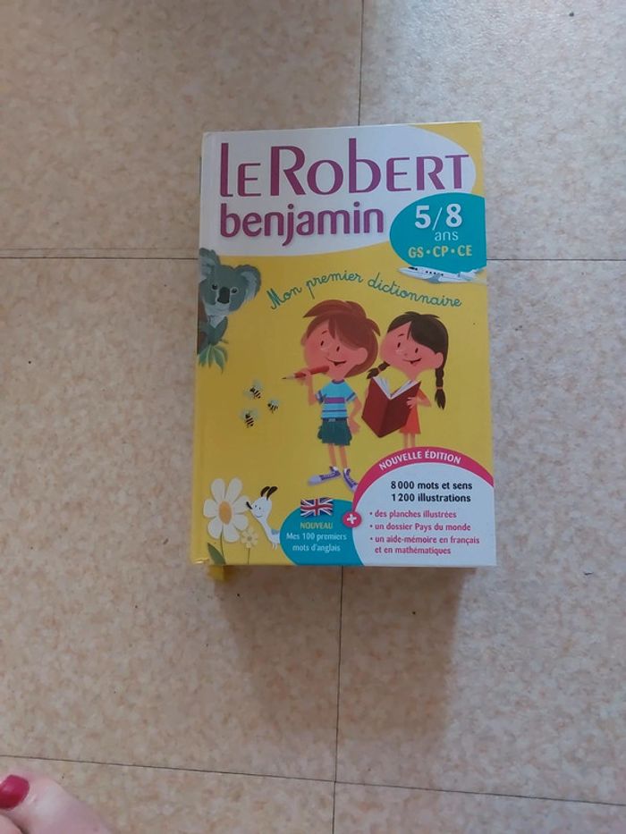 Dictionnaire le Robert Benjamin 5/8ans très bon état