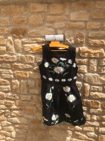 Jolie robe fleurie noire