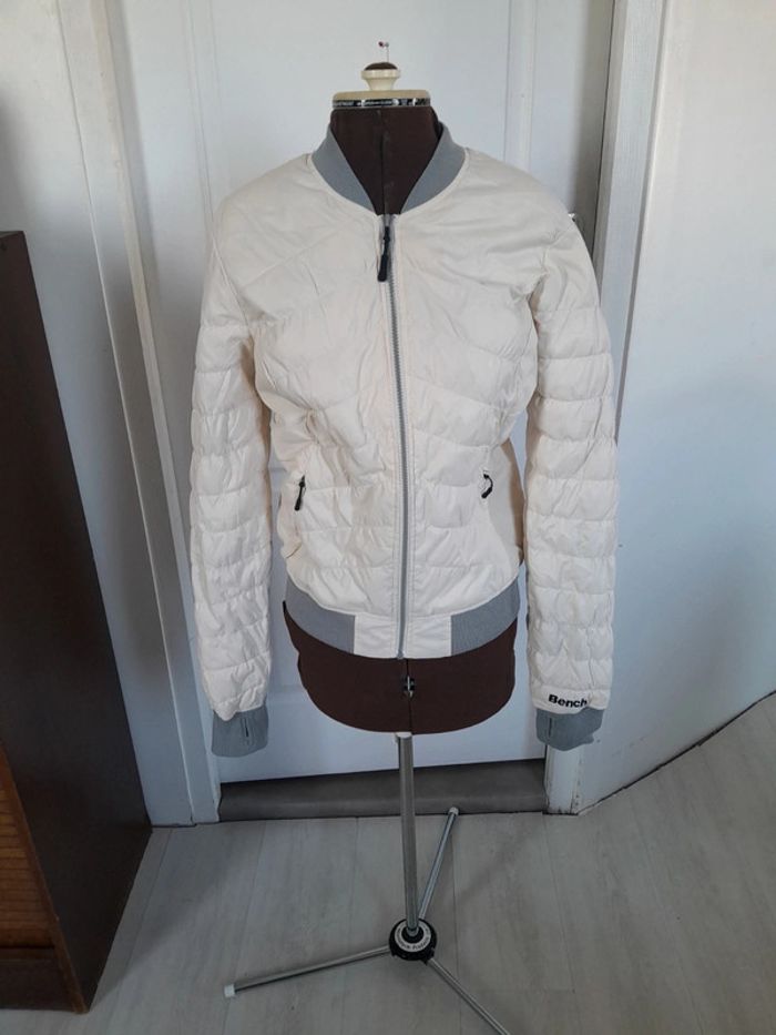Trop beau bombers femme léger Bench taille M avec fentes aux poignets pour le pouce