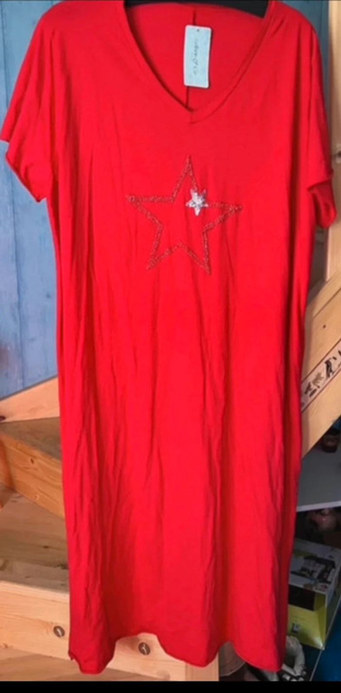 Robe rouge fantaisie neuve