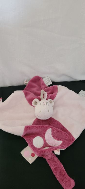 Doudou plat Lucie dragon NOUKIE'S Victoria et Lucie lune rose 24 cm