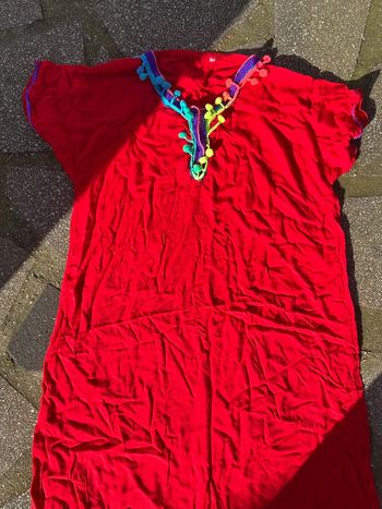Djellaba rouge avec pompon multicolore taille 16 ans