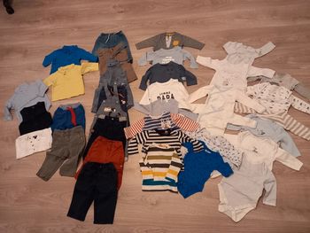 Lot de vêtements 9 mois