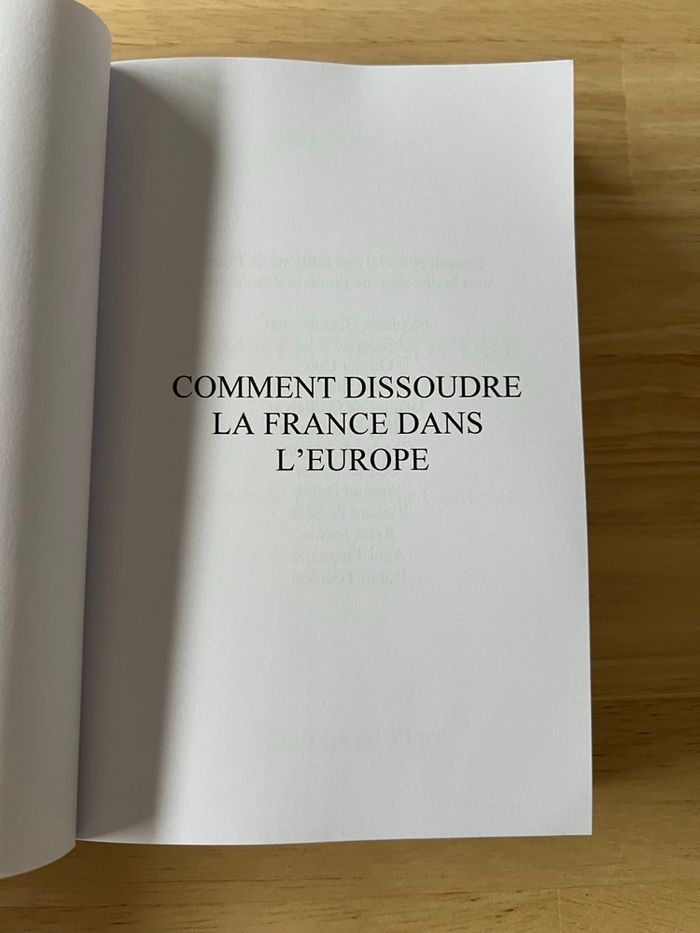 Livre Comment Dissoudre la France dans l’Europe – Axel Tisserand – Bon État - photo numéro 2