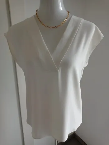 Magnifique haut blanc cassé Manches courtes beau col T.36/38 H&M