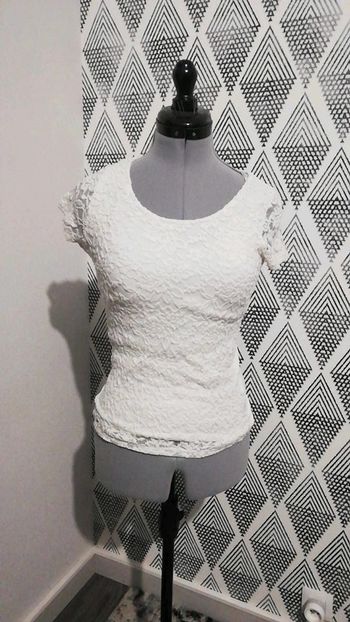 Tee shirt dentelle