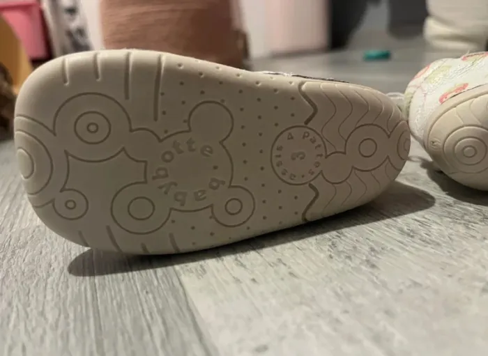 Chaussons 4 pattes taille 17 - photo numéro 6