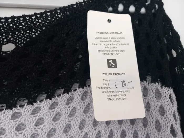 Jolie blouse neuve Italy Moda - photo numéro 6