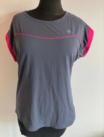Haut de sport taille L de chez Kalenji en très bon état