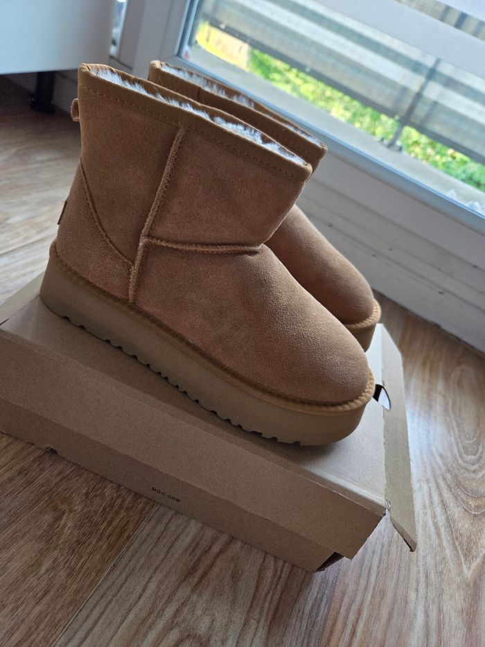 Bottine ugg marron neuve 39