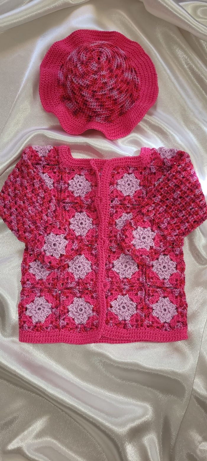 Gilet et chapeau fait main - photo numéro 3