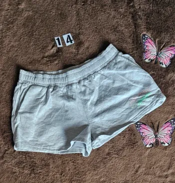 Short airness  14 ans fille