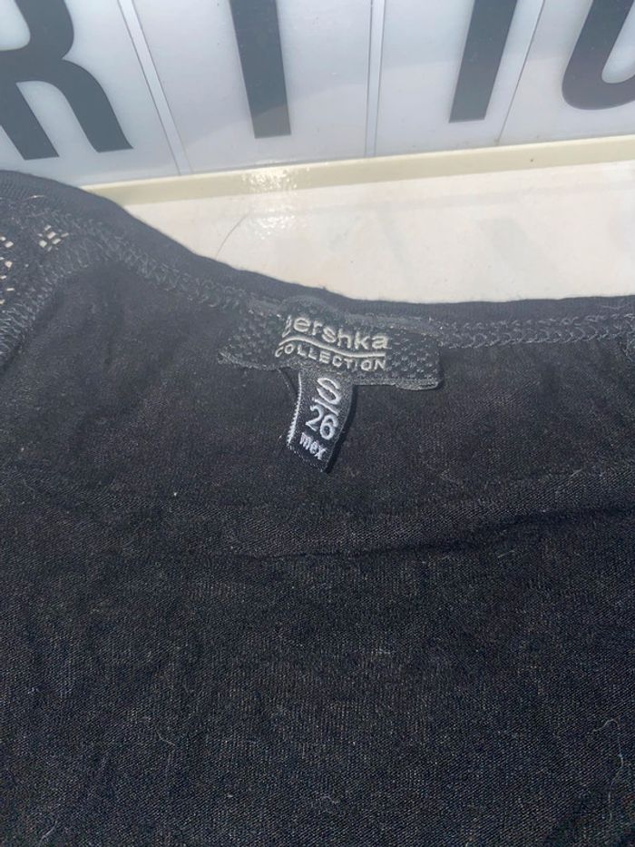 T-shirt manches longues avec dentelle noire taille S Bershka - photo numéro 2