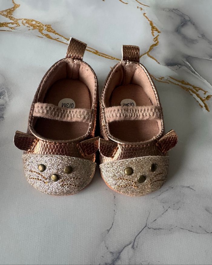 Lot de Chaussures et chaussettes - photo numéro 2