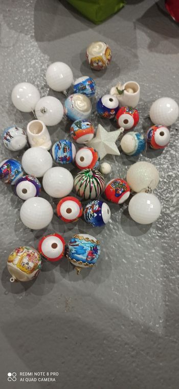 Lot de boules blanches et Bleues