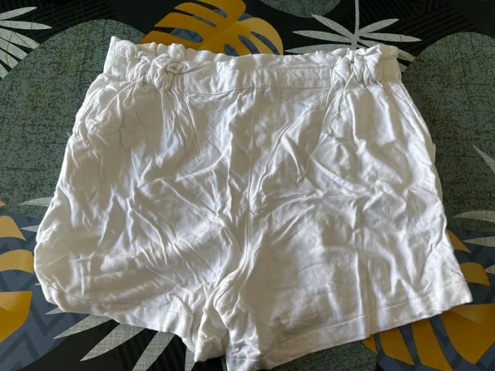 Short blanc en très bon état Pimkie - photo numéro 4
