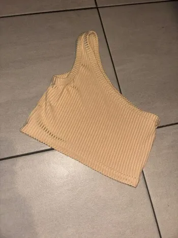 Croc top