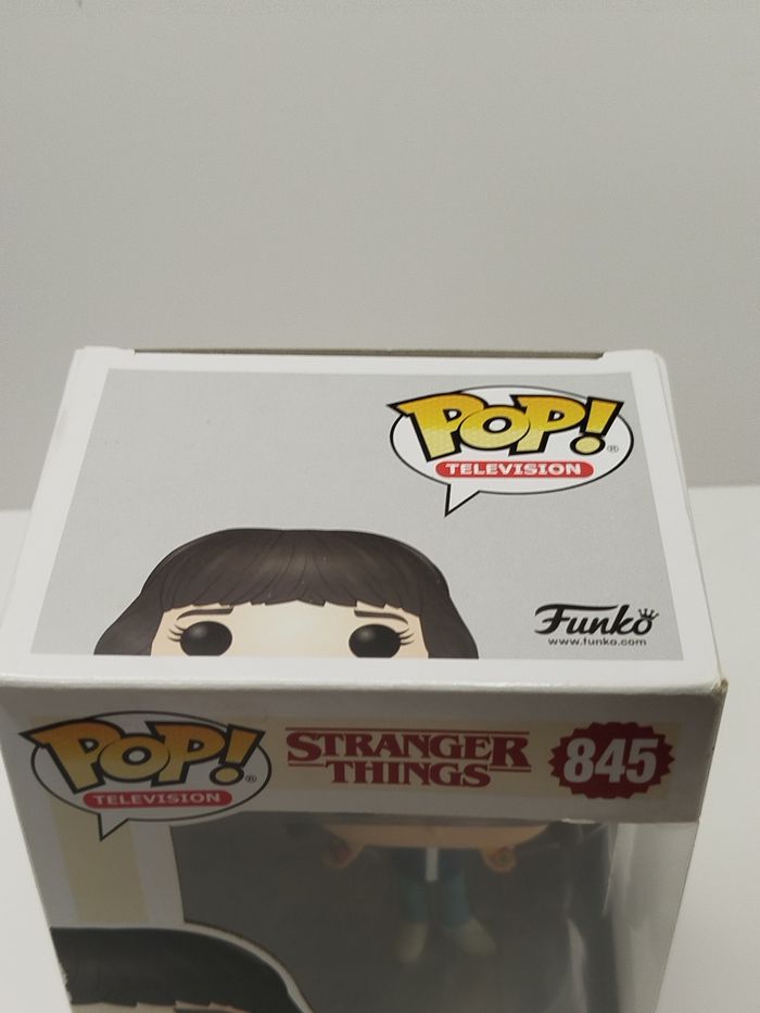 Funko pop - Joyce Byers (Stranger things) - photo numéro 6
