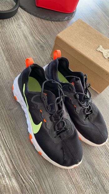 Basket Nike react élément noir orange T.38