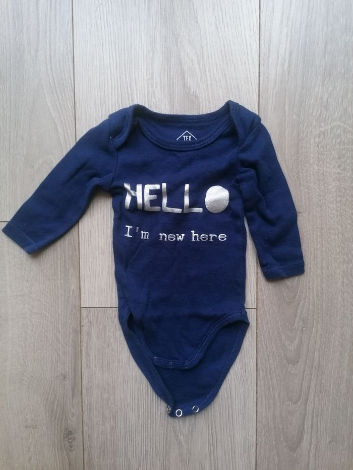 Lot bodies 3 mois - photo numéro 2