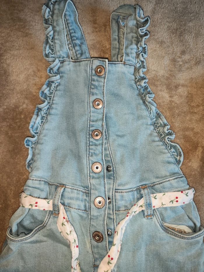 Très belle salopette neuve 7 ans - photo numéro 2