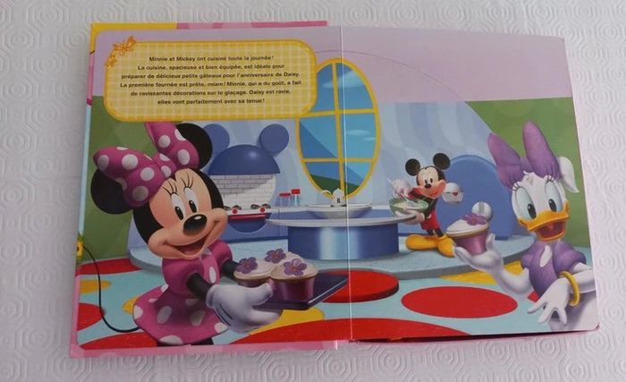 Livre Disney Minnie avec figurines - photo numéro 3