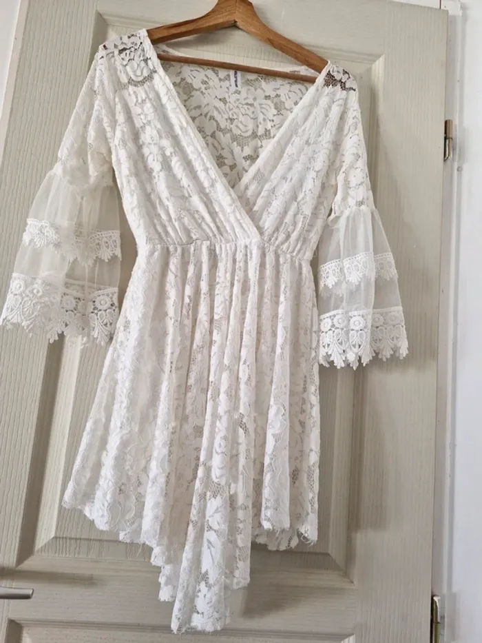 Robe dentelle blanche - photo numéro 4