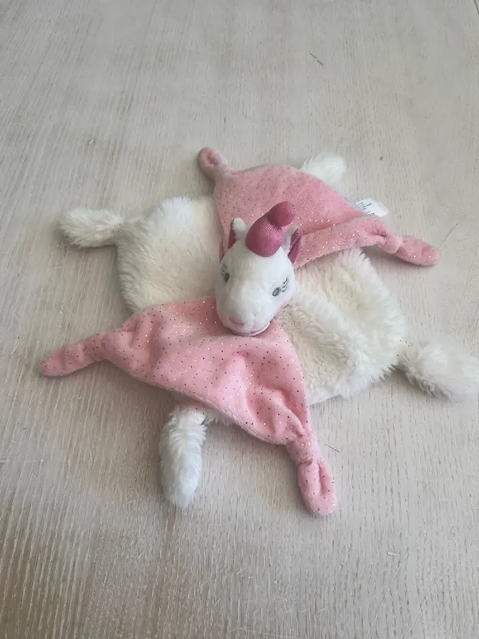 Doudou plat Lucie la licorne