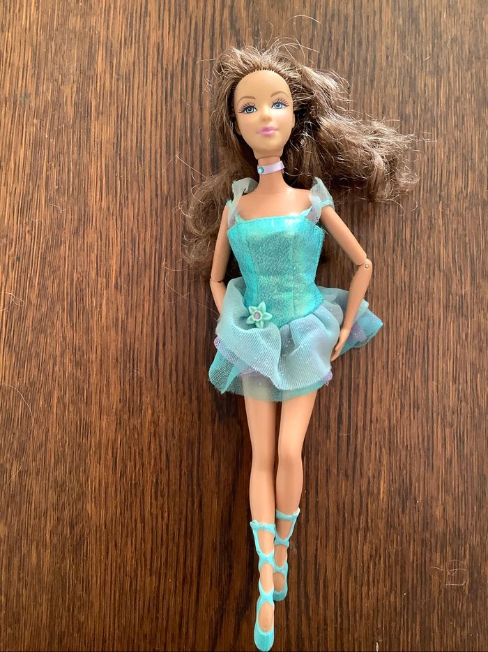 Barbie au bal des 12 princesses hadley et Barbie casse noisette - photo numéro 2