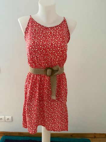 Robe dos nue à fleur en très bon état taille S