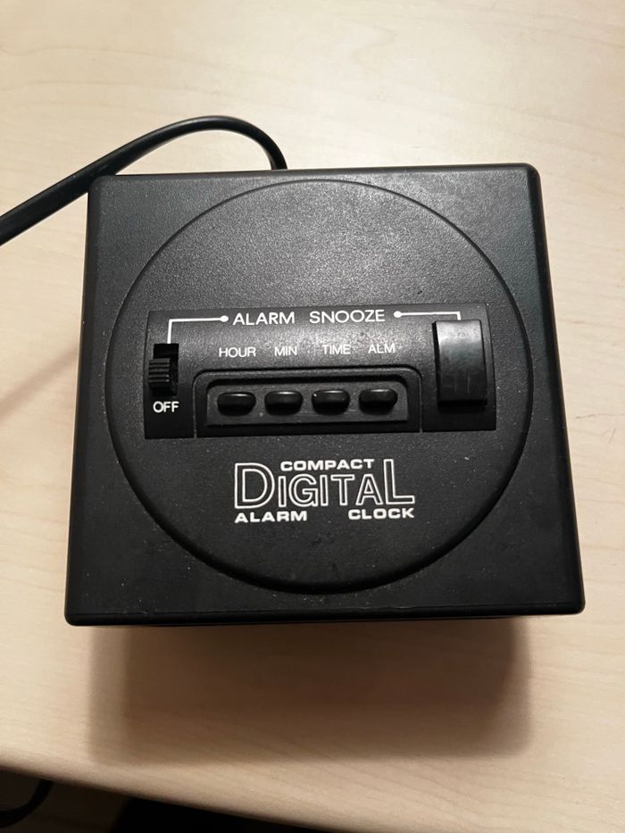 Horloge  et alarme - photo numéro 2