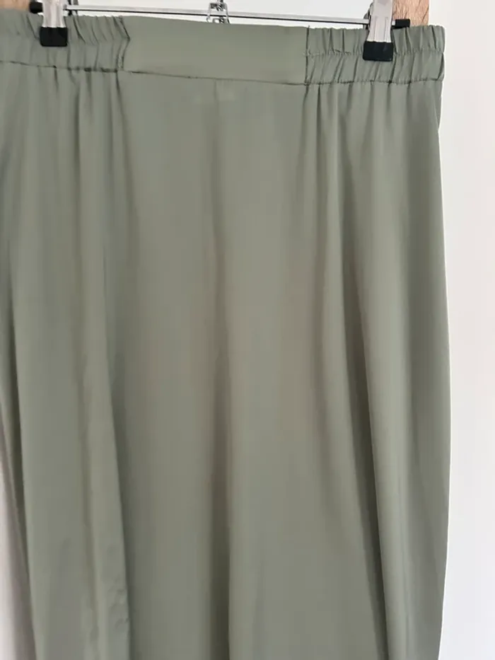 Jupe longue en satin - photo numéro 2
