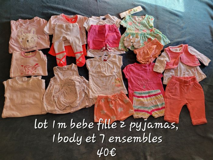 Lot bébé fille 1 mois