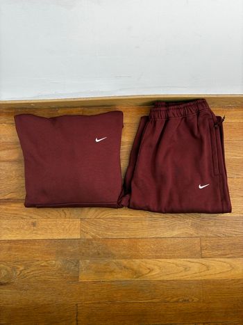Ensemble Nike Solo Swooch Rouge - Taille M - Neuf