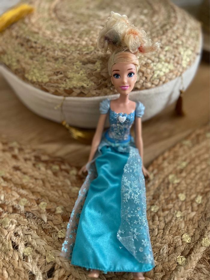 Barbie cendrillon Disney