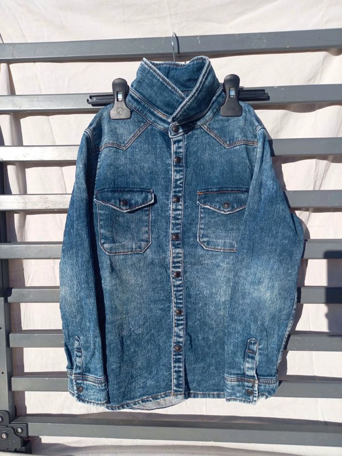 Jolie chemise en jean