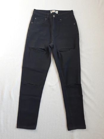 Jean mom troué noir Boohoo T36