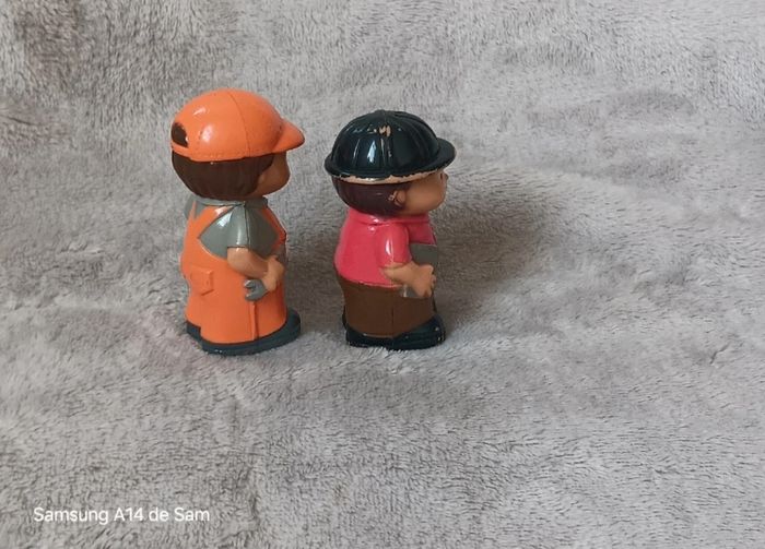 Lot 2 figurines ouvrier ecoiffier - photo numéro 2