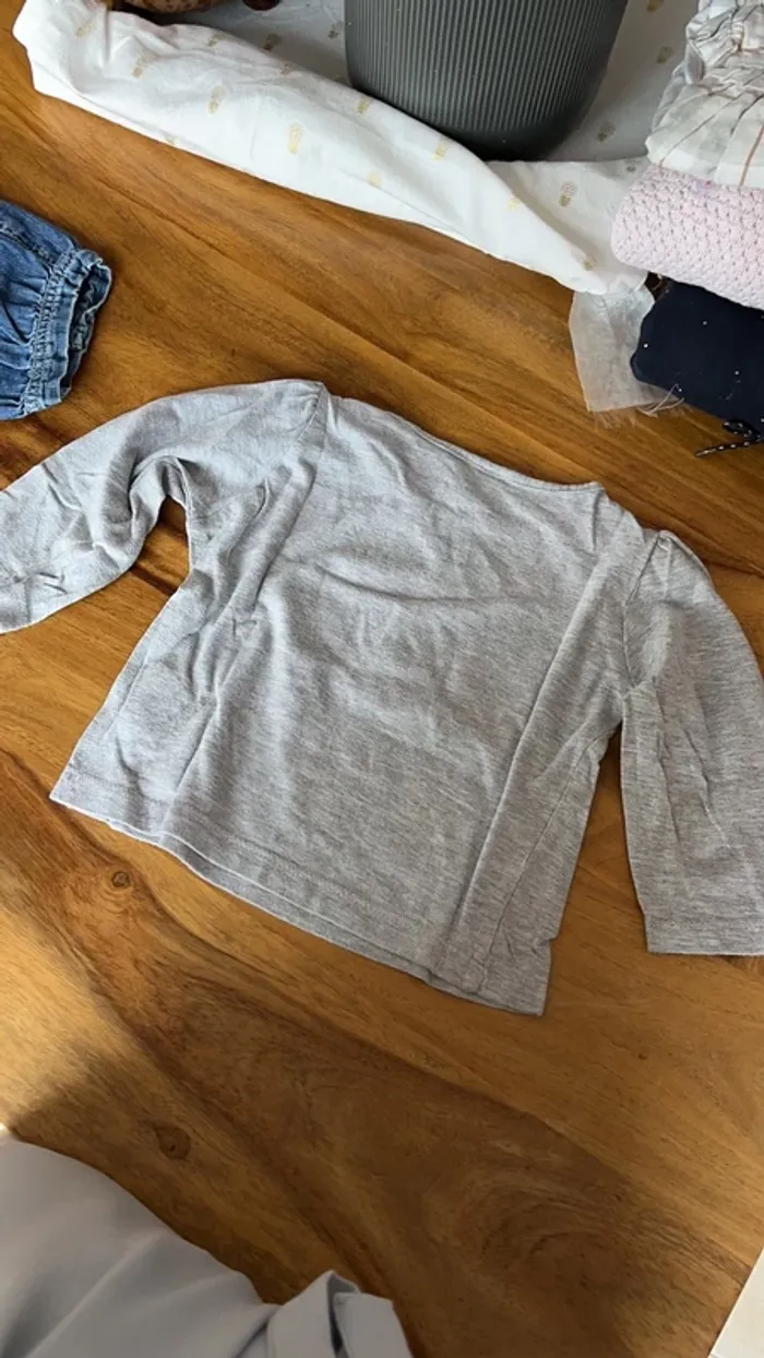 T-shirt gris - photo numéro 2