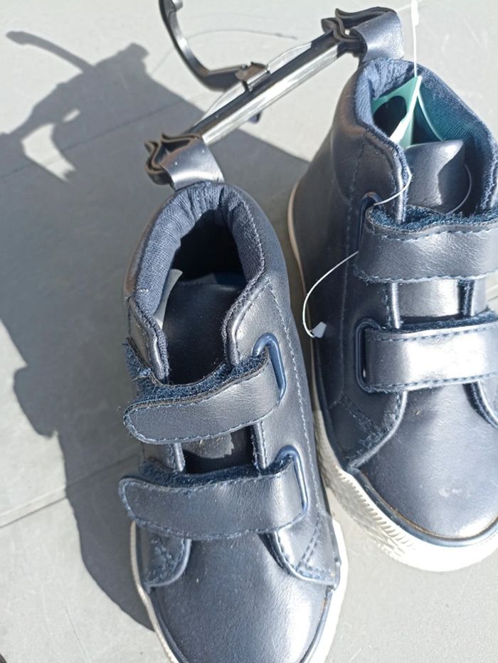 Chaussures taille 22 - photo numéro 2