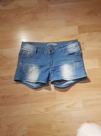 Short en jeans   effet délavé  avec strass