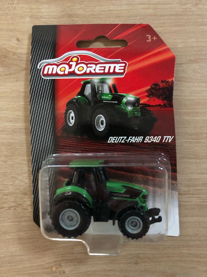 Miniature majorette deutz fahr 9340 TTV