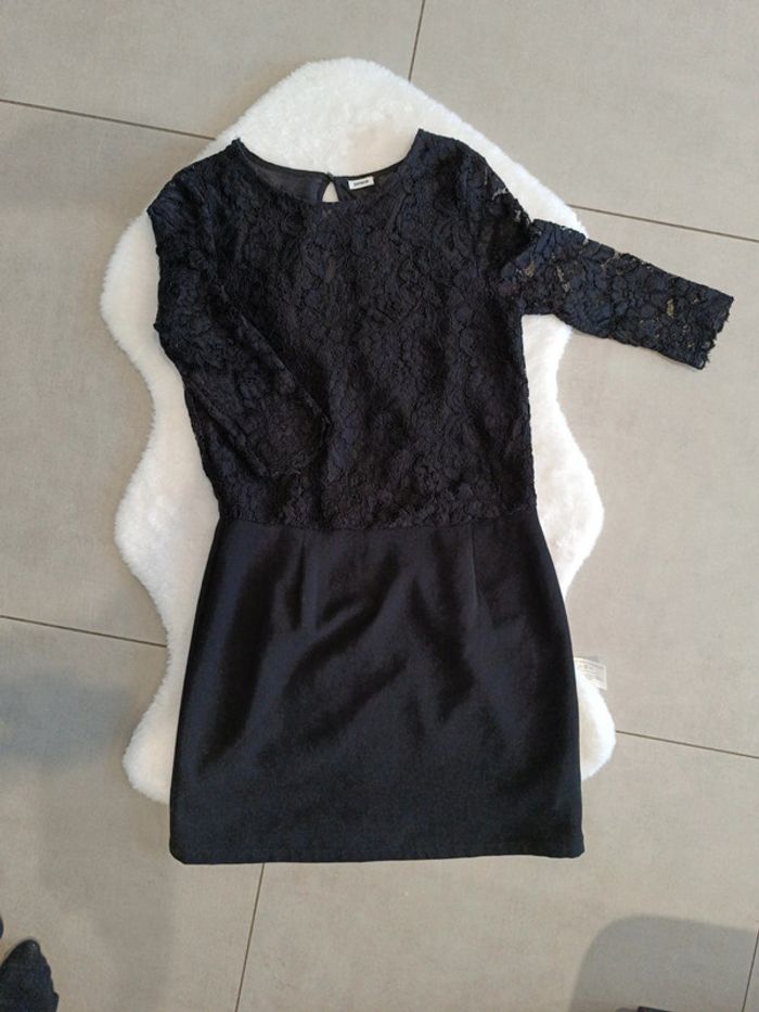 Robe noire dentelle femme
