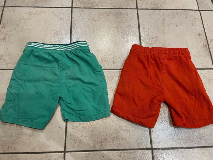 Lot de 2 short taille 6ans - photo numéro 2