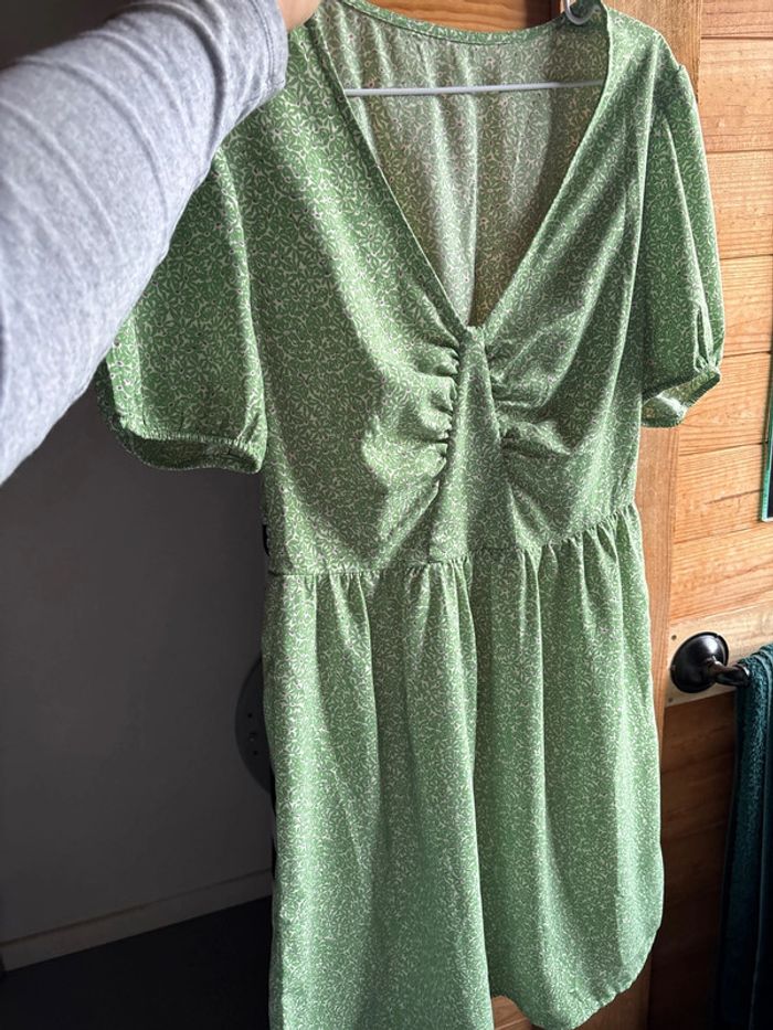 Petite robe verte - photo numéro 2